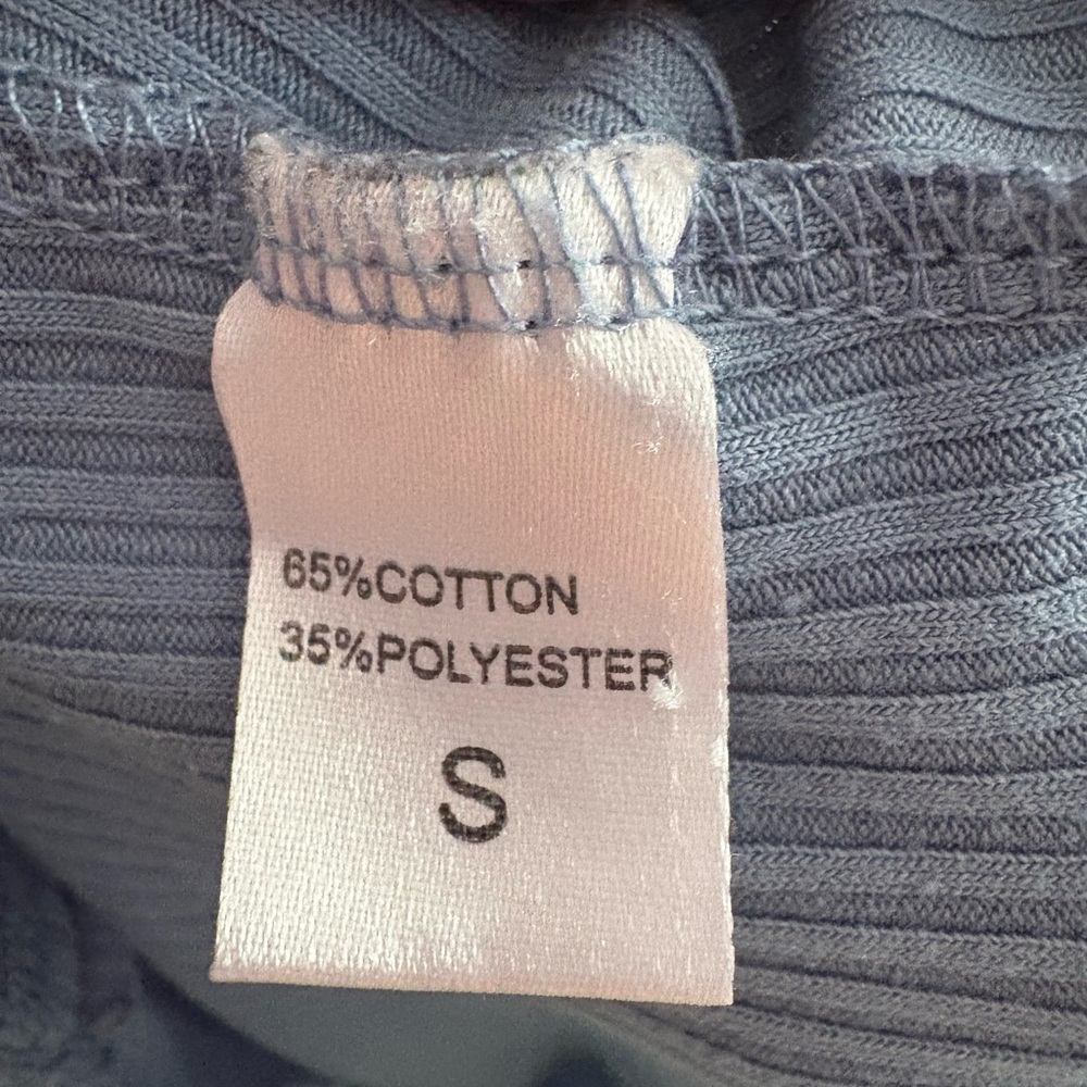 ROMWE Blue Ribbed Button-Down Top - Picture 4 of 4